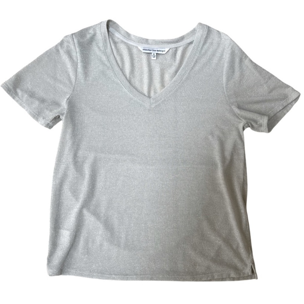 Cupcakes & Cashmere Silver Metallic Shimmer V-Neck Tee Size small